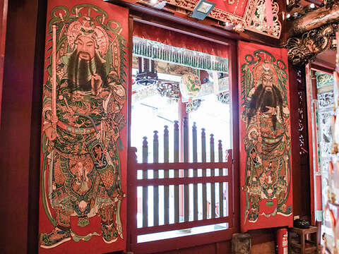 八吉境道署关帝厅-门神画像出自名师潘丽水之手