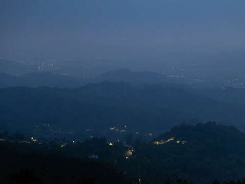 伍龙步道夜景