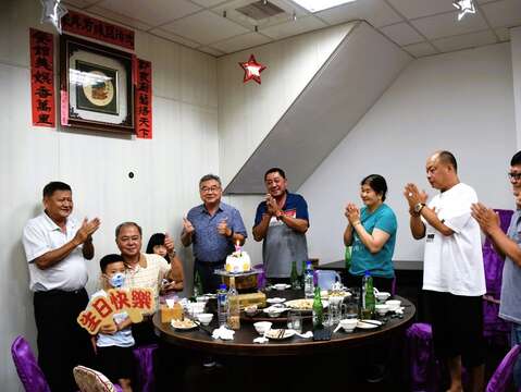 郭家餐館平日以社區餐館型態供應日常餐食，特殊時刻也提供民眾訂席。(張耘書拍攝)