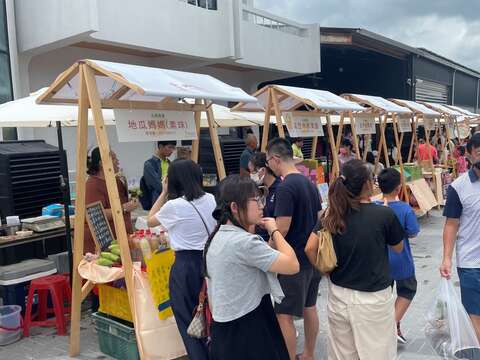 37区巡回移动展_麻豆活动现场参与民众众多