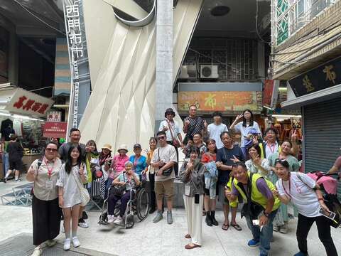 各縣市民宿協會參訪台灣設計展(西市場)