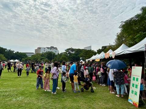 2024新營甜蜜節開幕式-闖關區排隊人潮