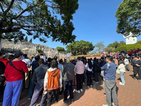 安平古堡古蹟观看「神火侠侣一足独秀」表演