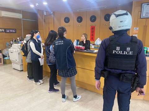 会同警察局、工务局等单位前往该旅馆进行全面检查