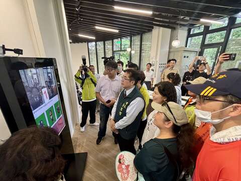 市长体验亲子环教馆AI智慧导览互动装置