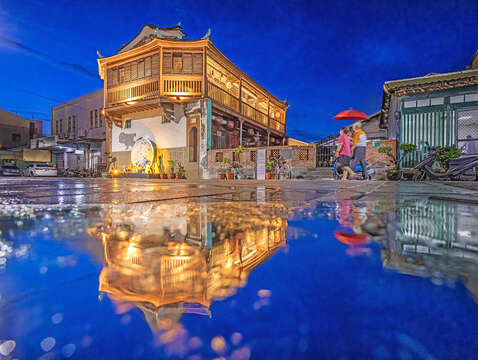 铜牌作品_萧庆良_八角楼雨夜__盐水历史巷