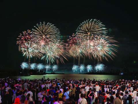 2025台南夏日音乐节-将军吼首日烟火秀