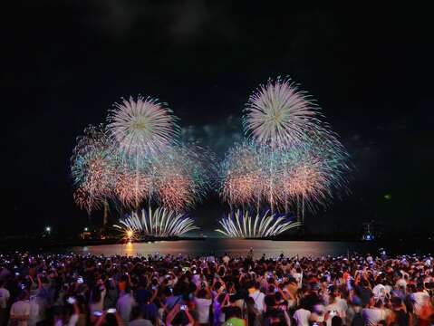 2025台南夏日音乐节_烟火空中展演