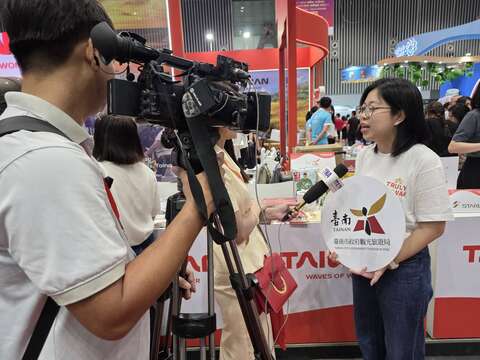 越南通讯社(TTXVN)至台南展摊采访