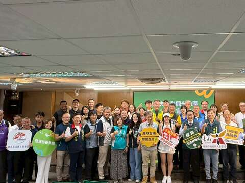 推广高尔夫球运动观光游程记者会大合照