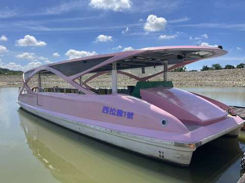 虎头埤启用新太阳能船游湖(南市观旅局提供)