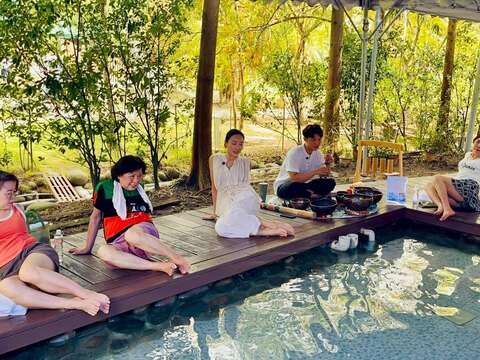 温和瑜伽伸展 — 释放紧绷、打开身体循环