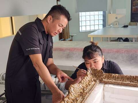 蔡舜任积极培育专业人才,希望提升台湾修复能量。(郑佩雯拍摄)