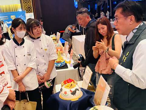 5.市长与评审及参赛者互动