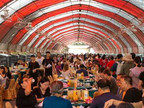 秋季场办桌活动盛况