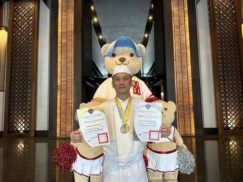 台南晶英酒店主厨周黄建文荣获餐酒料理类-台南台湾鲷组金牌奖。(周黄建文提供)