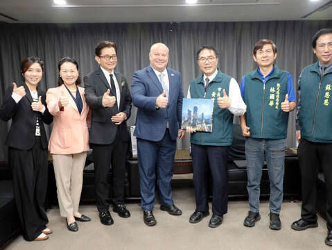 福泰与Signia_by_Hilton拜会市府大合照