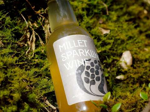 多款台湾地酒於现场展出，展现台湾在地酿造的多元风味与实力。