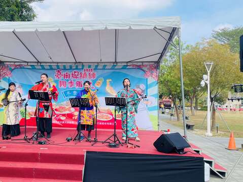 表演团体-塔咖鸥音社