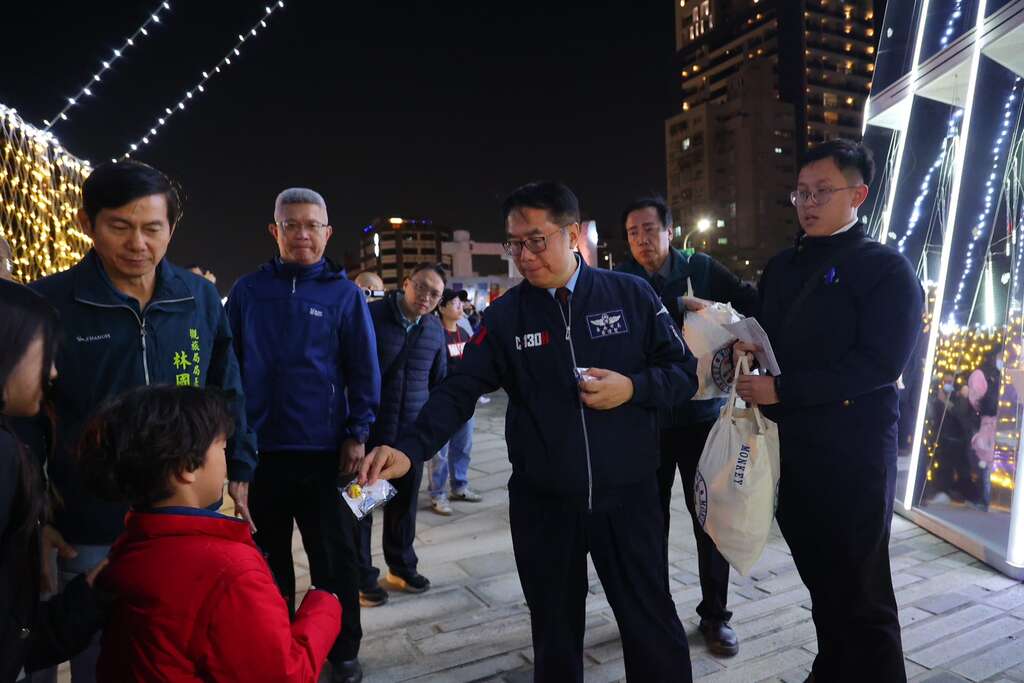 市长与现场民众互动