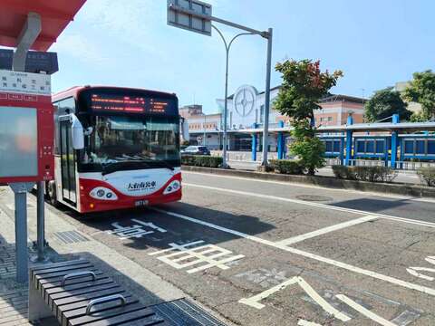 台南航空站出站即可转乘公车展开古都之旅。