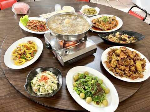 到梅岭吃梅子鸡及各式梅子料理