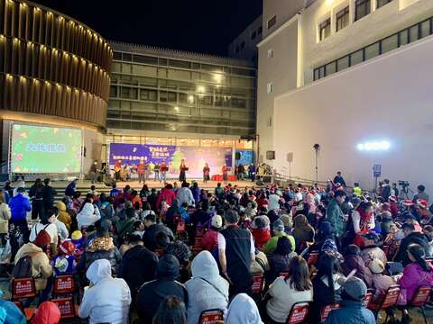 精采表演吸引满座