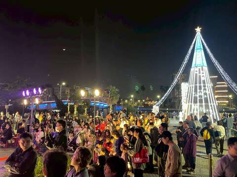 河乐广场报佳音