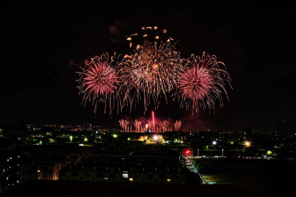 南科赞美酒店跨年烟火历史照片(南科赞美酒店提供)