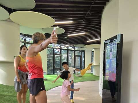 智慧相机纪录悠游虎头埤