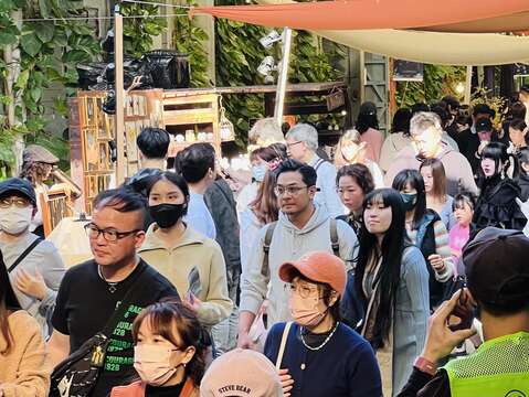 十鼓文化园区-「魔法屾林」市集人潮
