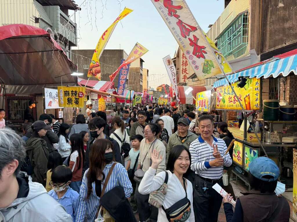 盐水桥南老街过年人气满满满