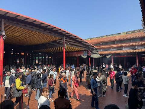 南鲲鯓代天府香火鼎盛