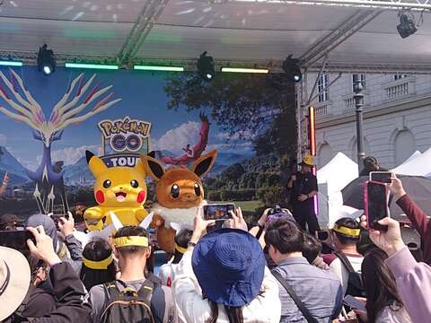 03-Pokémon_GO_Tour:卡洛斯-台南_皮卡丘与伊布见面会