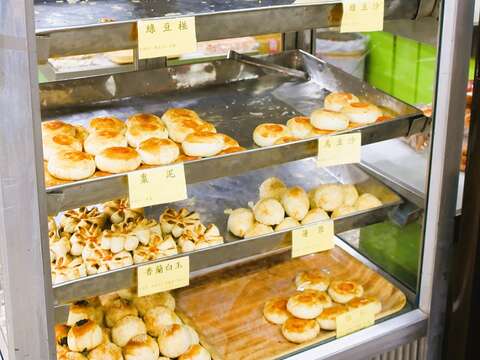 苏州采芝斋也有许多传统汉饼。（张耘书拍摄）