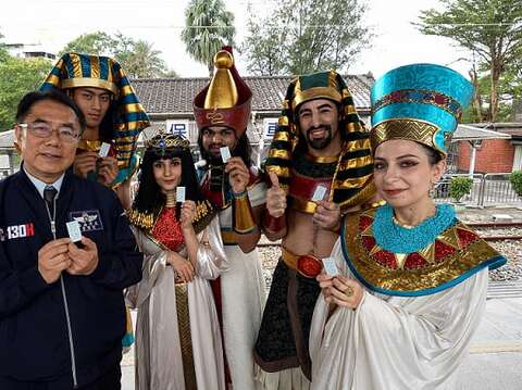 市长与法老合照