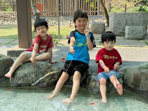 2026萤光花泉季开幕周免费泡脚体验