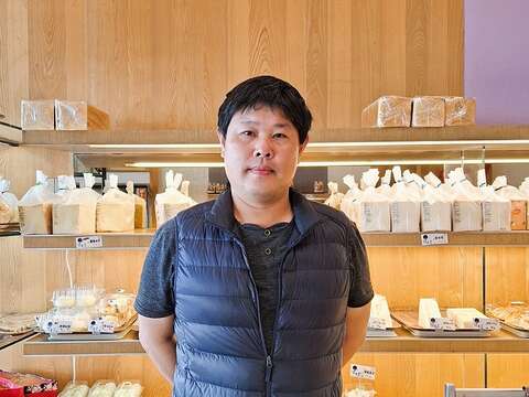 甘本堂第四代陈奕彰曾赴日学习和菓子技术，并於五星级饭店西点部任职，汇集台、日、西烘焙技巧於一身。（张耘书拍摄）