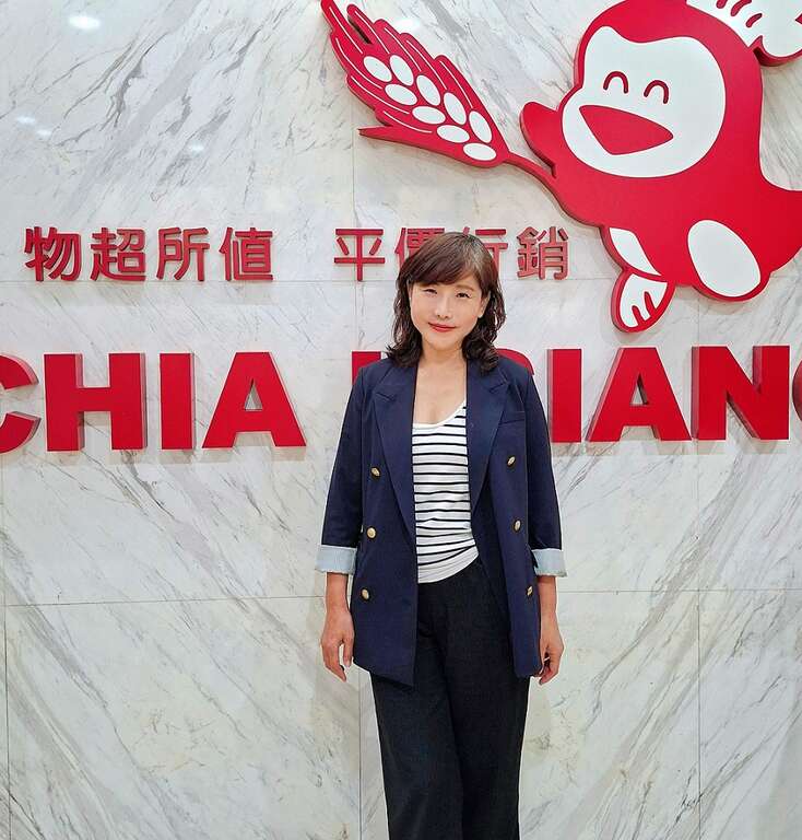 佳湘食品创办人黄秀芬从市场起家，凭着对面包的喜好与经营头脑，发展成全国连锁品牌，堪称烘焙业传奇人物。（张耘书拍摄）