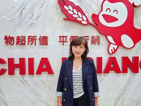 佳湘食品创办人黄秀芬从市场起家，凭着对面包的喜好与经营头脑，发展成全国连锁品牌，堪称烘焙业传奇人物。（张耘书拍摄）