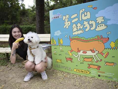 民众热狗盃打卡拍照