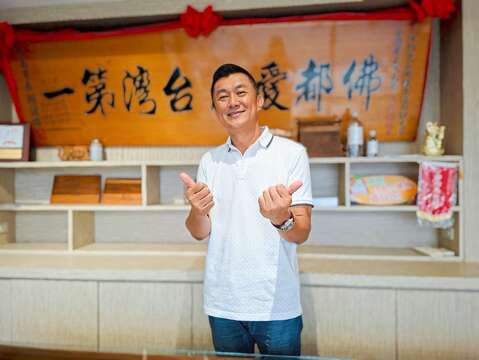 佛都爱玉创办人戴泳明同时也是台南市国华友爱街区发展协会理事长,致力行销台南美食与伴手礼。(张耘书拍摄)