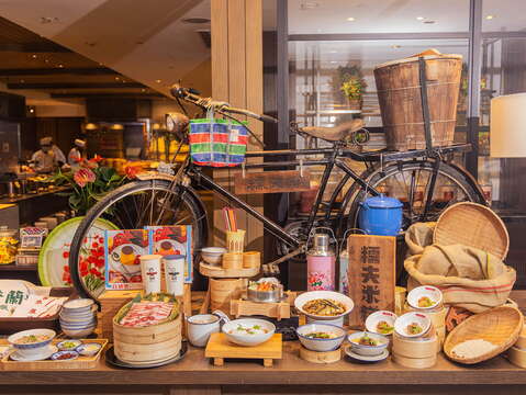 活动首日(7月8日)上午10点半线上抢凯菲屋.呷台南「买一送一」餐券,限量50组。(图_台北君悦酒店提供)