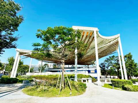 鱼头君带路电子报_花魁车地景公园