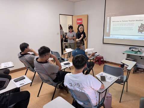 藉由培训课程提升学员国际接待能力