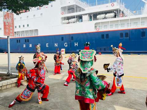 邀请安平开台天后宫妈祖轿班及西来庵八家将团莅临祈福