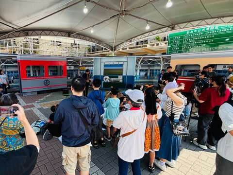 街头艺人表演