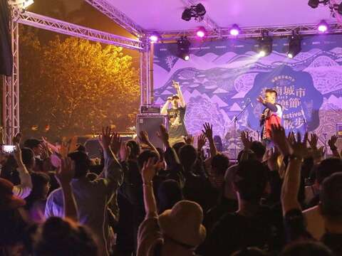台南城市音乐节现场参与民众气氛热络