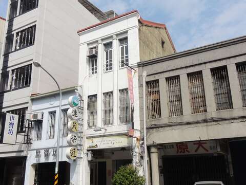 连晟旅行社建筑已有65年历史的老房子