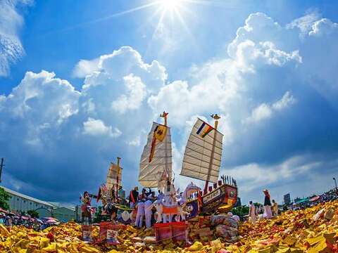 送王船为台南最独特的宗教庙会观光活动